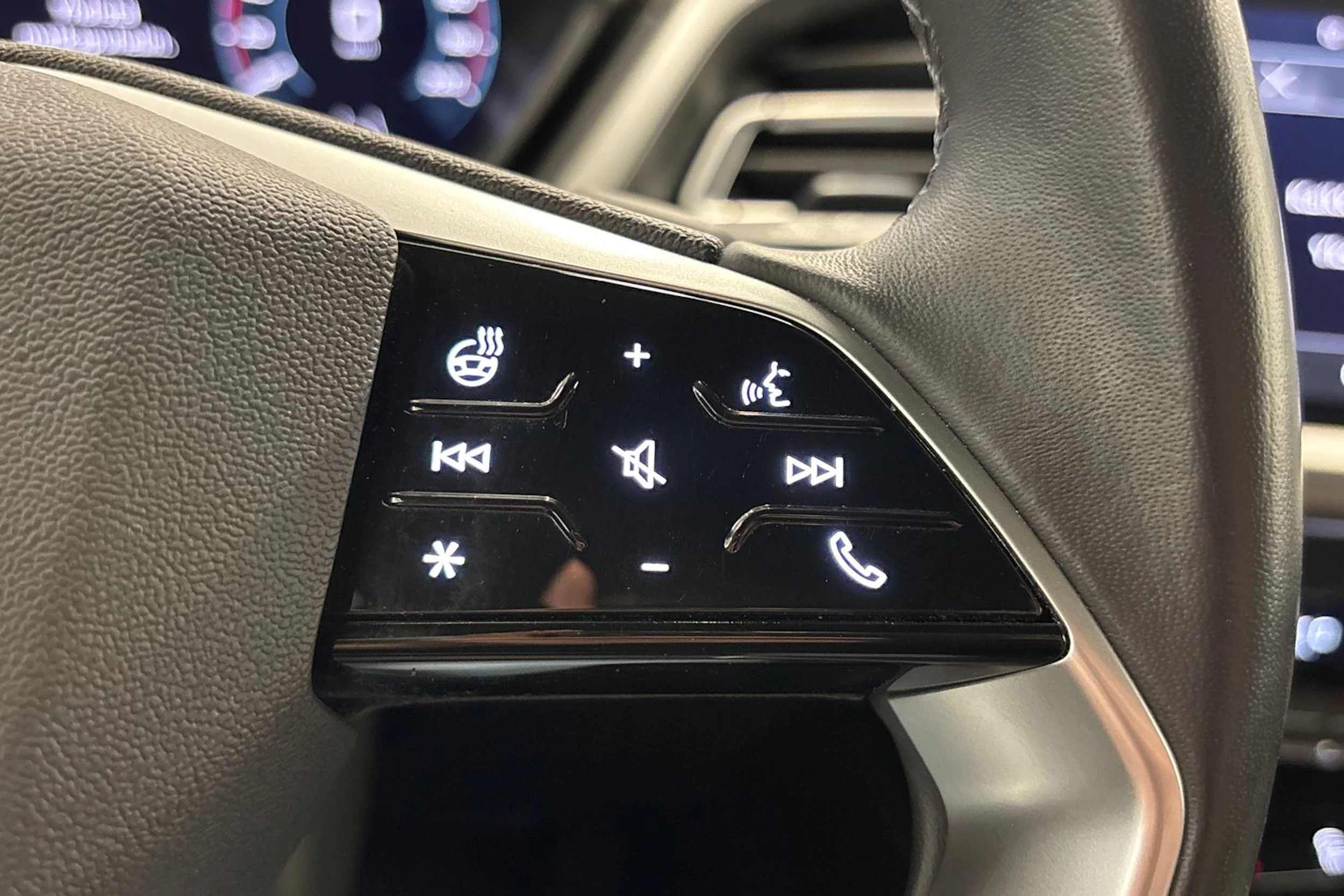 met. vihreä Audi Q4 e-tron 2022 kuva 14.