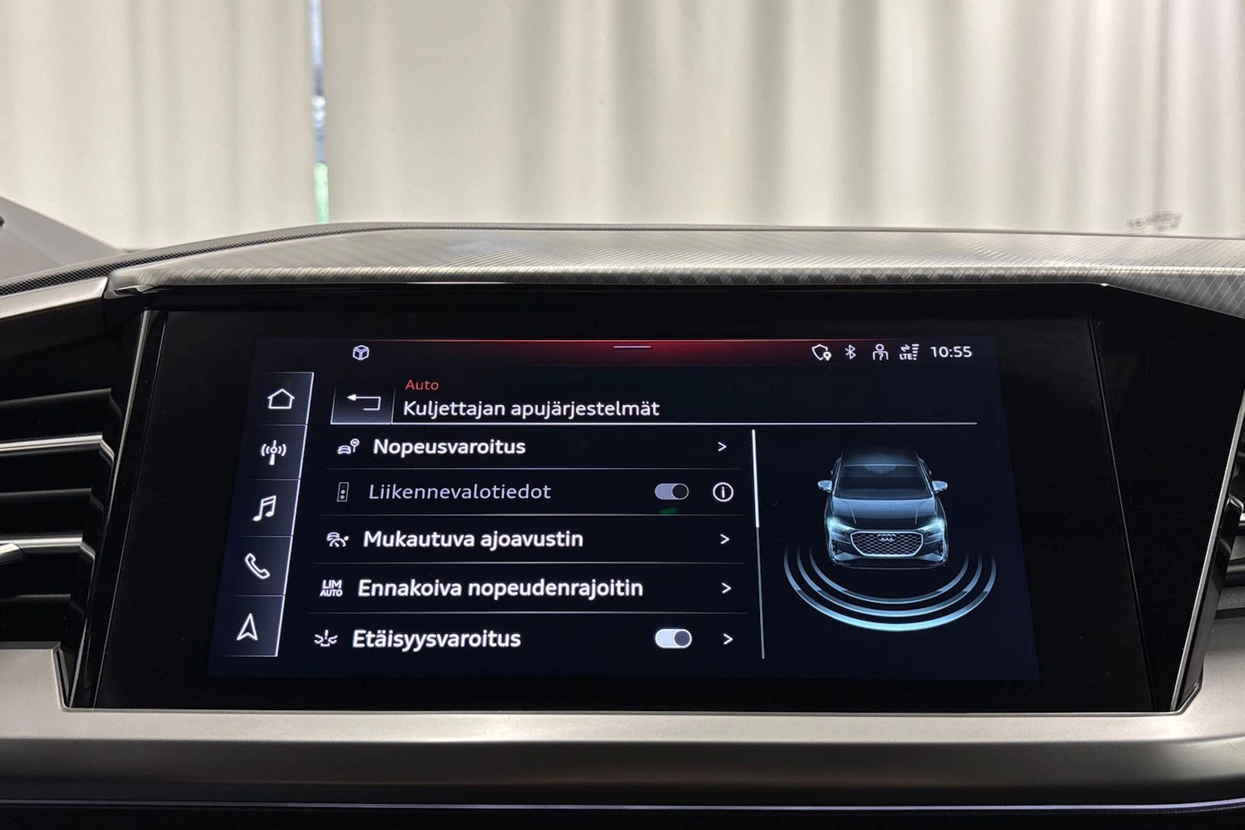 met. vihreä Audi Q4 e-tron 2022 kuva 20.