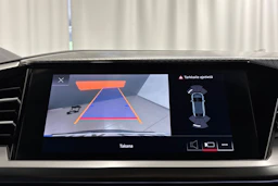 met. vihreä Audi Q4 e-tron 2022 kuva 23.