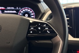 harmaa Audi Q4 e-tron 2022 kuva 12.