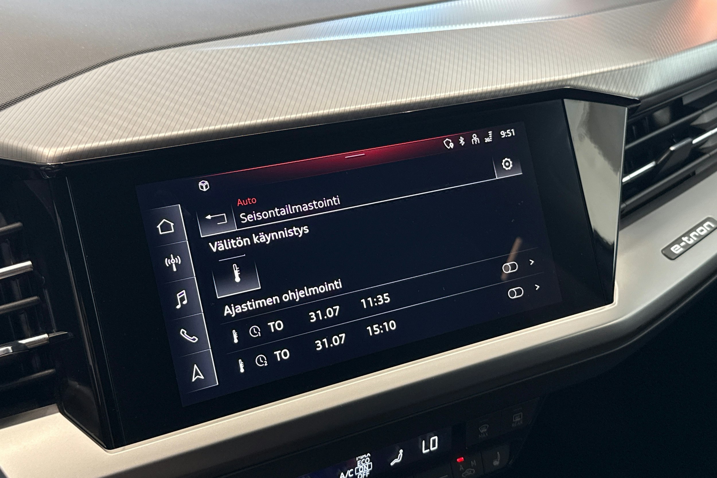 harmaa Audi Q4 e-tron 2022 kuva 15.