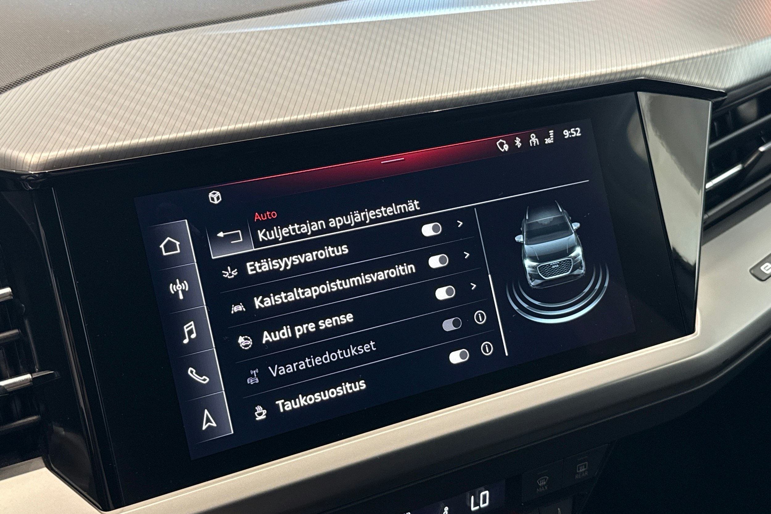 harmaa Audi Q4 e-tron 2022 kuva 16.