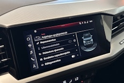 harmaa Audi Q4 e-tron 2022 kuva 17.