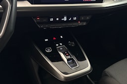 harmaa Audi Q4 e-tron 2022 kuva 19.