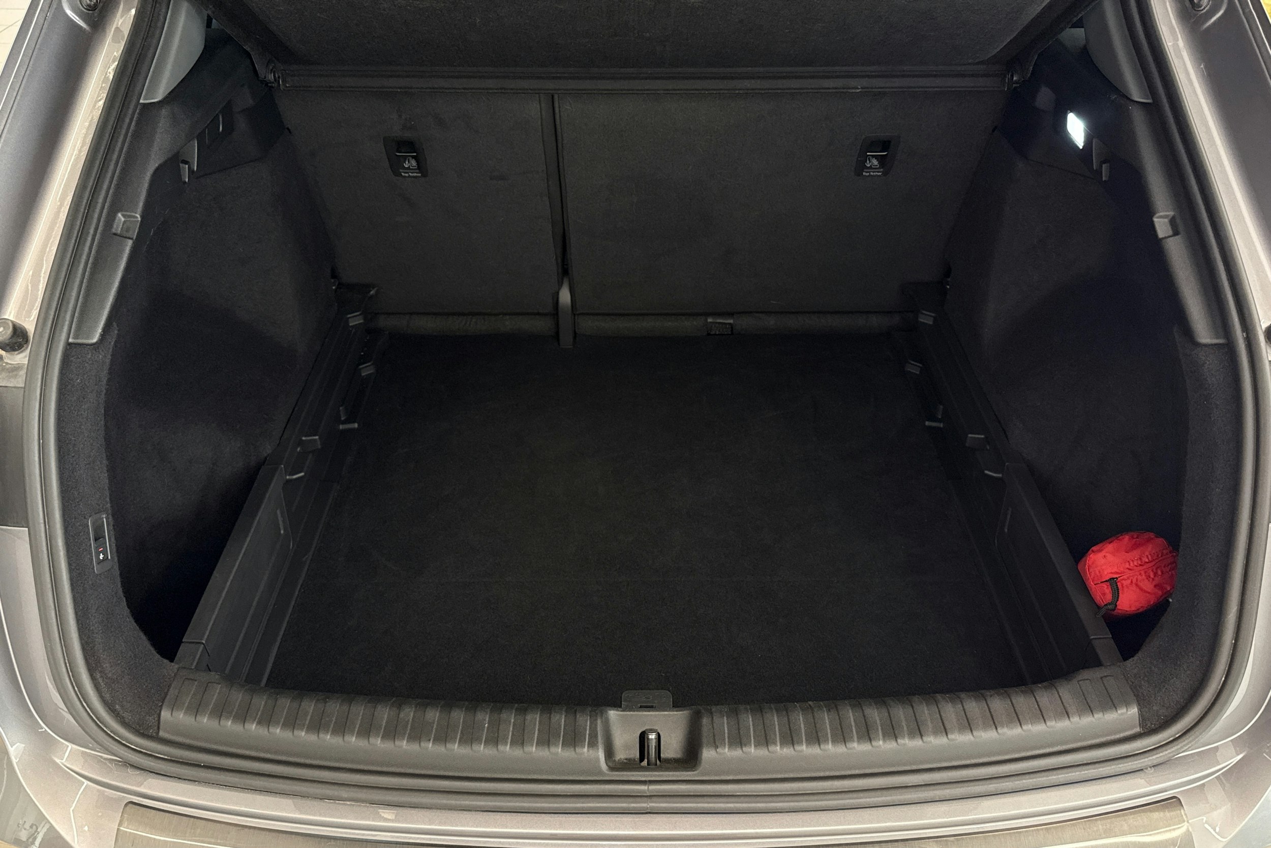 harmaa Audi Q4 e-tron 2022 kuva 22.