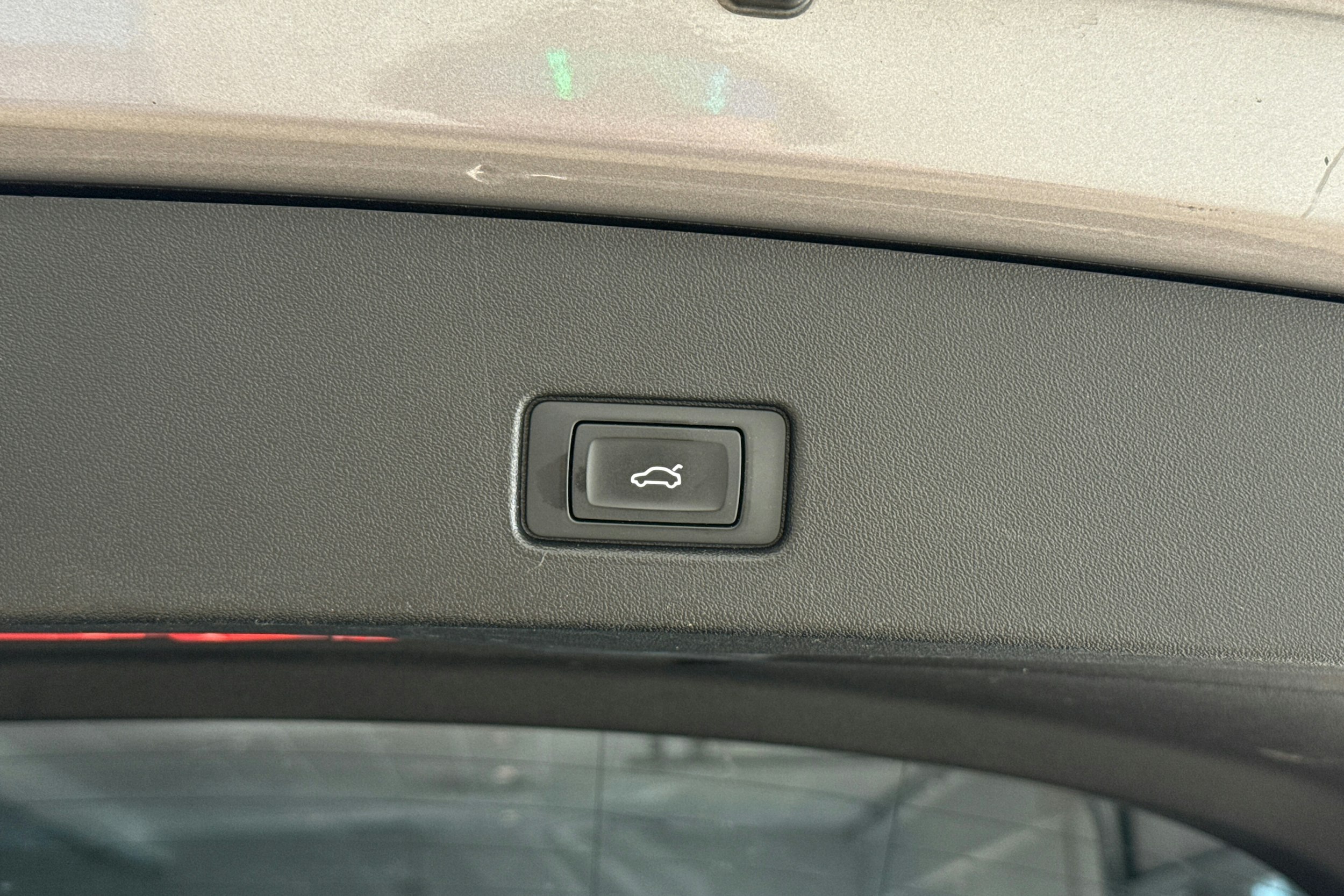 harmaa Audi Q4 e-tron 2022 kuva 23.