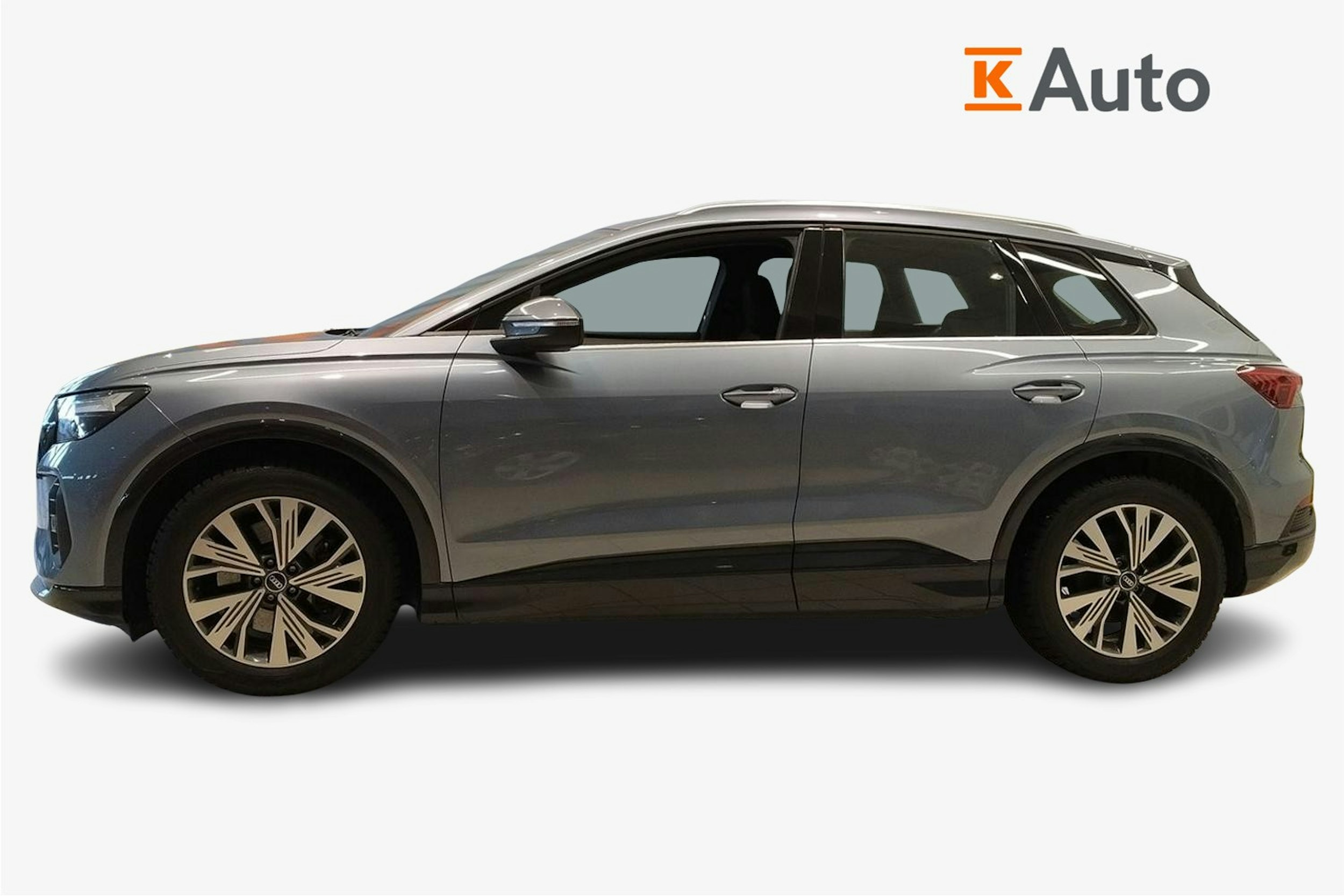 Sininen Audi Q4 e-tron 2022 kuva 6.