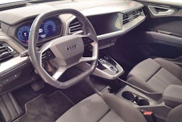 Sininen Audi Q4 e-tron 2022 kuva 7.