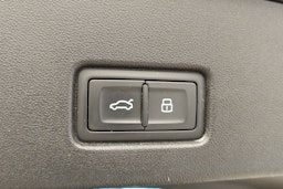 Sininen Audi Q4 e-tron 2022 kuva 15.