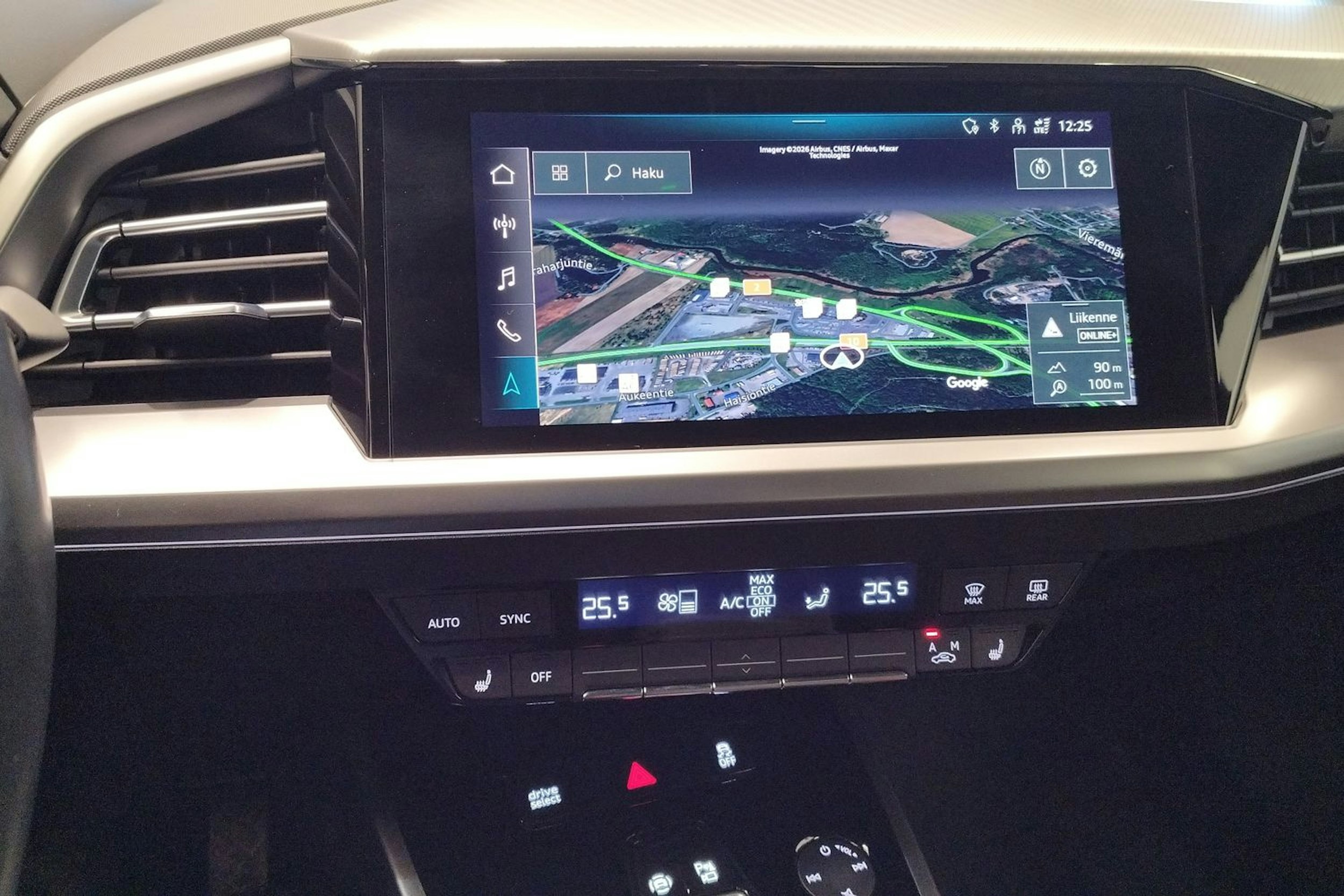 Sininen Audi Q4 e-tron 2022 kuva 20.