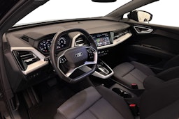 musta Audi Q4 e-tron 2022 kuva 7.