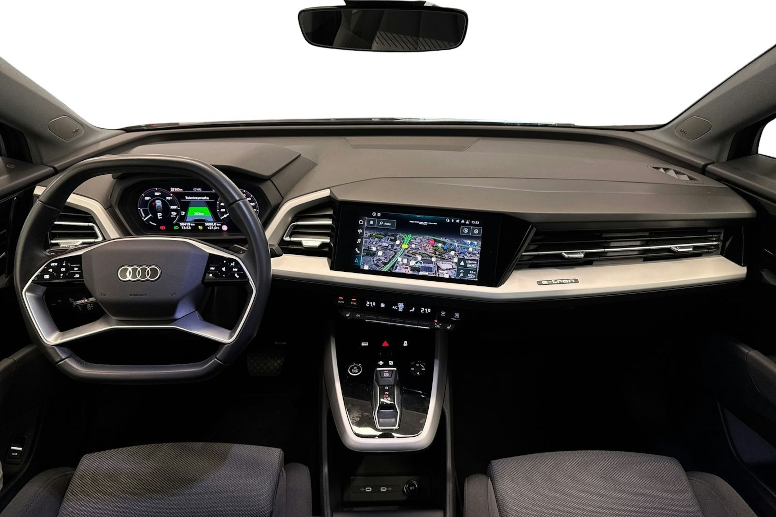 musta Audi Q4 e-tron 2022 kuva 9.