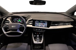 musta Audi Q4 e-tron 2022 kuva 9.