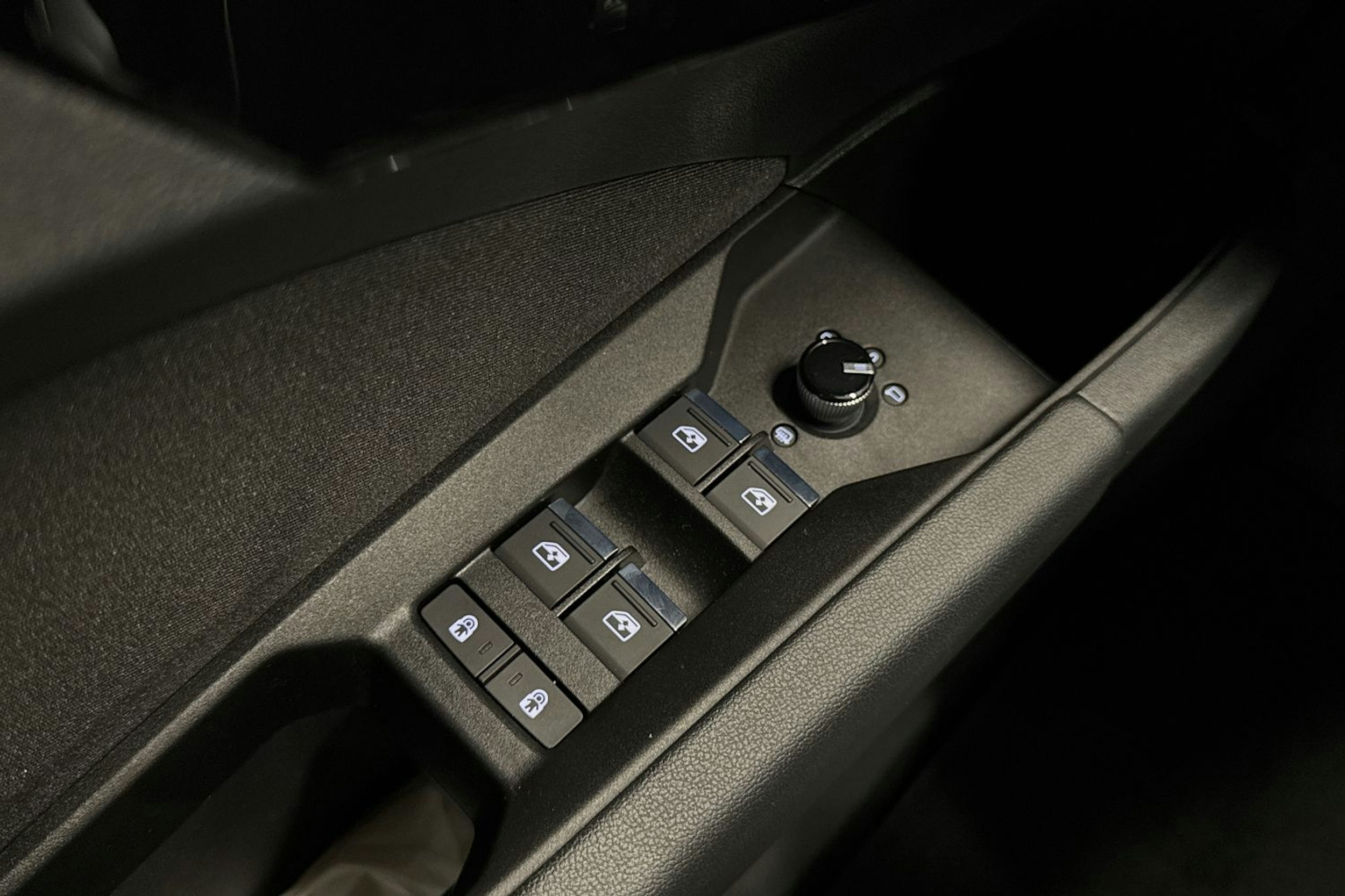 musta Audi Q4 e-tron 2022 kuva 18.