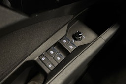 musta Audi Q4 e-tron 2022 kuva 18.