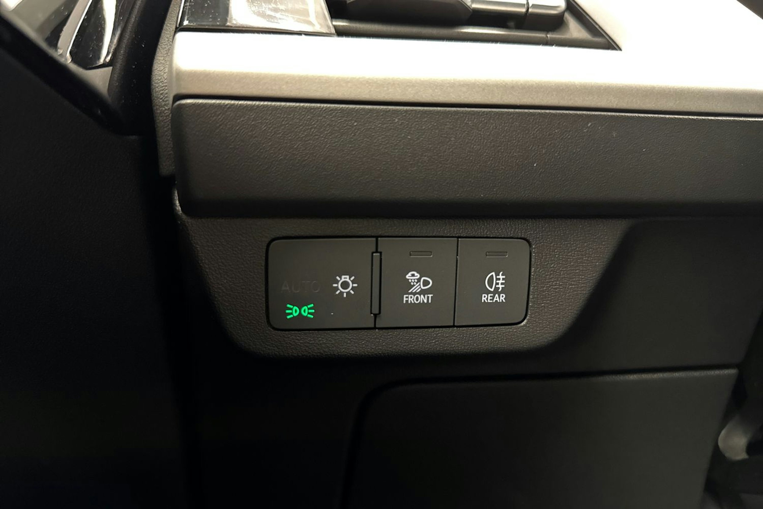 musta Audi Q4 e-tron 2022 kuva 19.