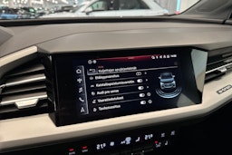 musta Audi Q4 e-tron 2022 kuva 25.
