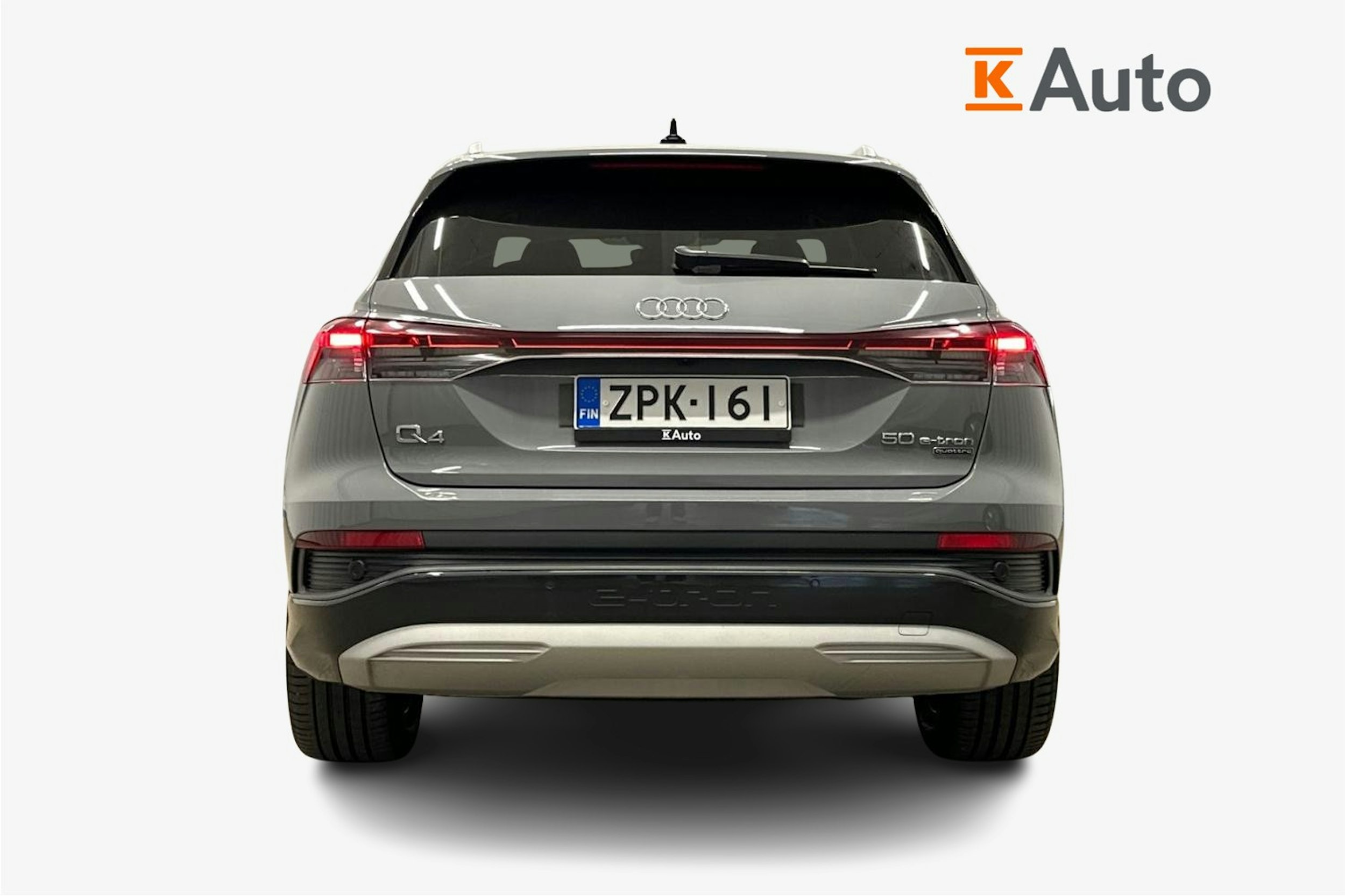 harmaa Audi Q4 e-tron 2022 kuva 3.
