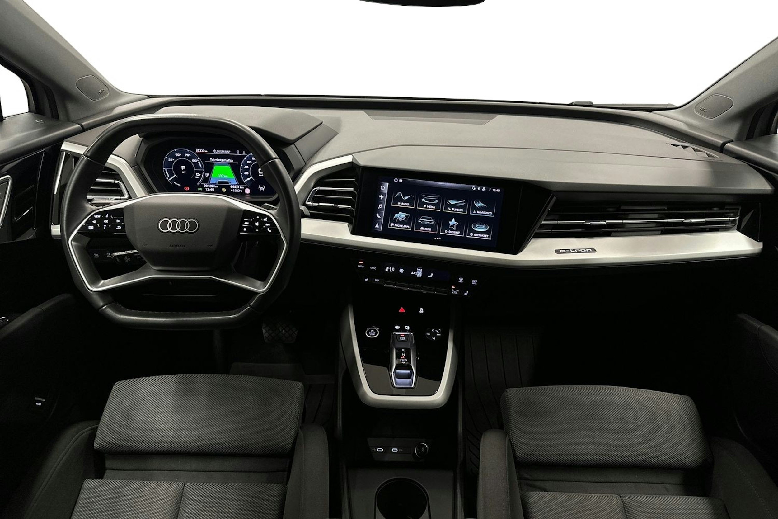 harmaa Audi Q4 e-tron 2022 kuva 9.