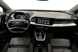 harmaa Audi Q4 e-tron 2022 kuva 9.