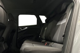 harmaa Audi Q4 e-tron 2022 kuva 10.