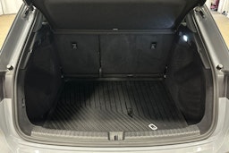 harmaa Audi Q4 e-tron 2022 kuva 14.