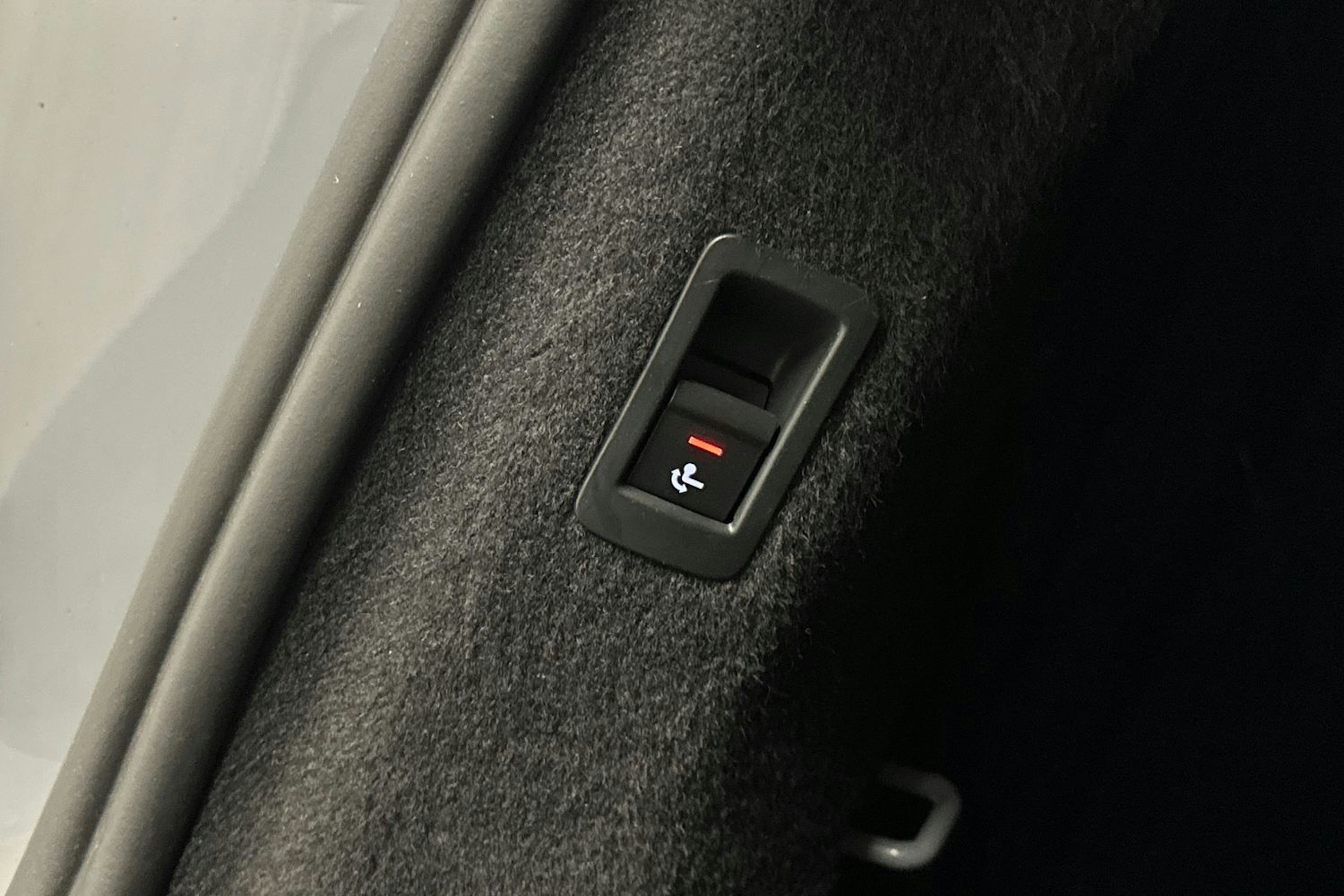 harmaa Audi Q4 e-tron 2022 kuva 16.