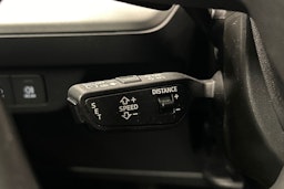 harmaa Audi Q4 e-tron 2022 kuva 23.