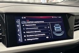 harmaa Audi Q4 e-tron 2022 kuva 29.