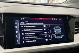 harmaa Audi Q4 e-tron 2022 kuva 30.