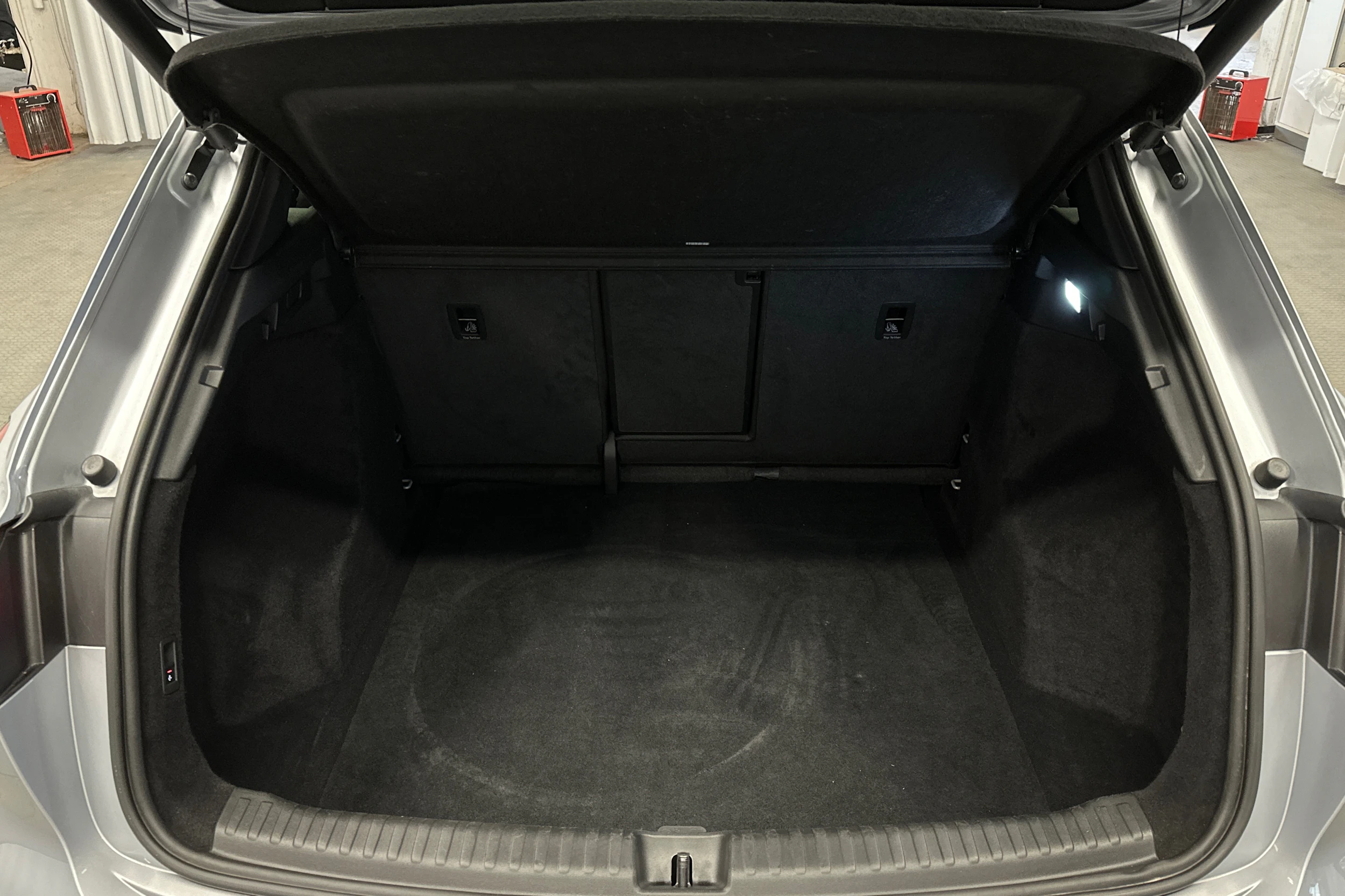 hopea Audi Q4 e-tron 2022 kuva 15.