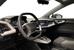 harmaa Audi Q4 e-tron 2023 kuva 3.