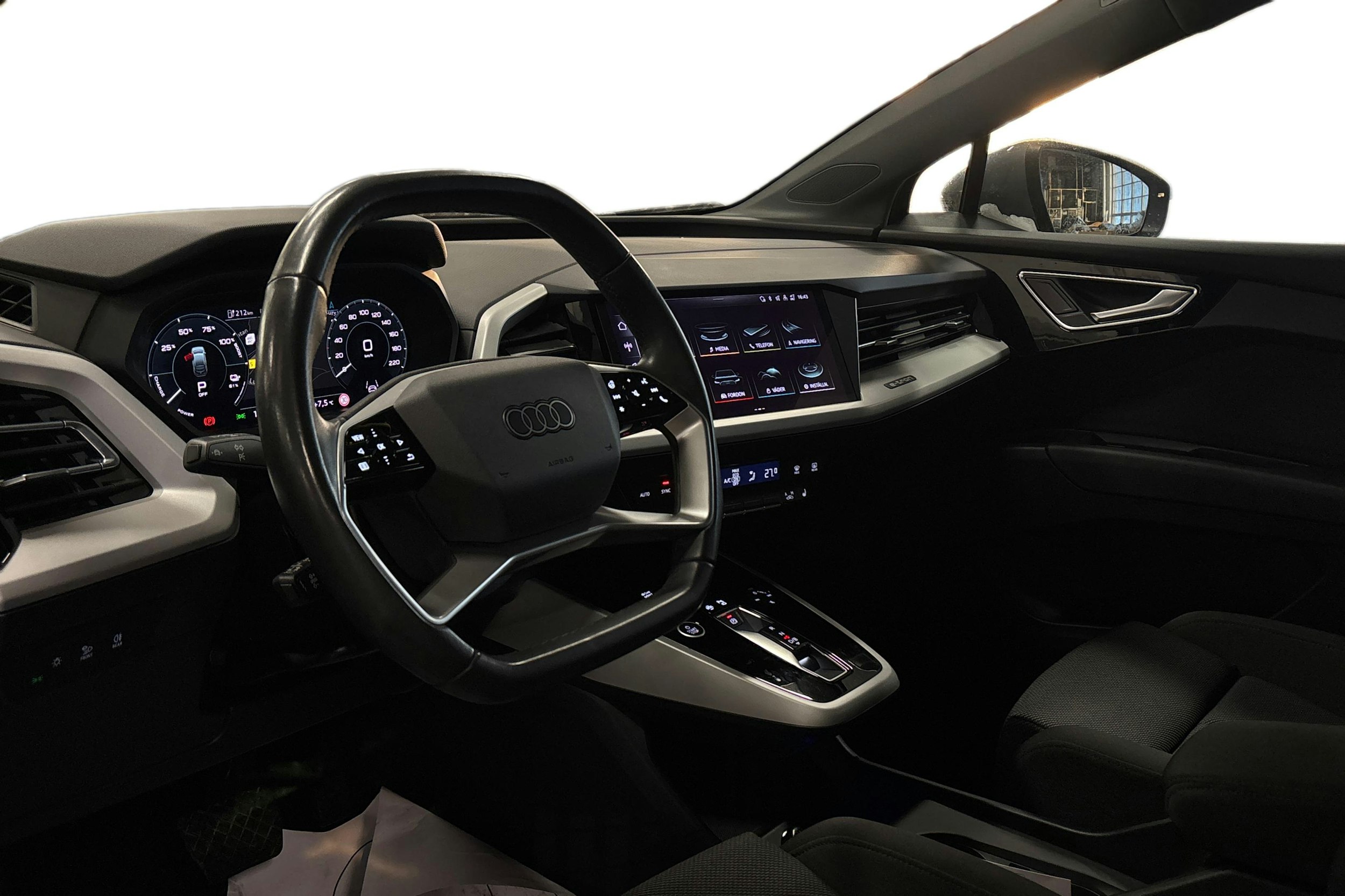 harmaa Audi Q4 e-tron 2023 kuva 3.