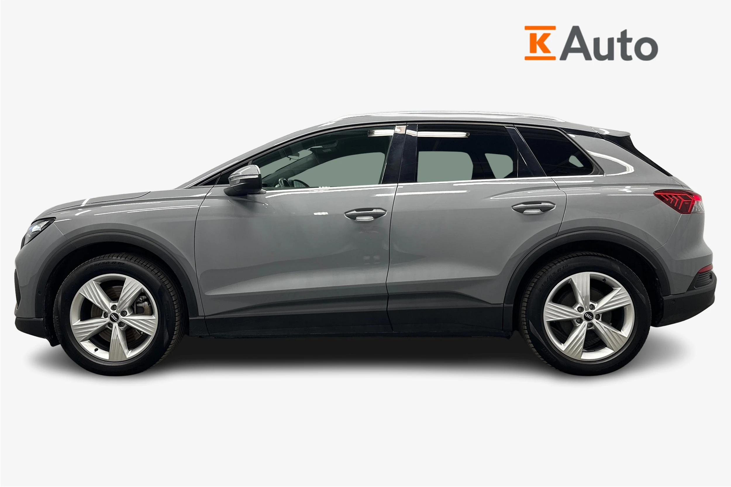 harmaa Audi Q4 e-tron 2023 kuva 5.
