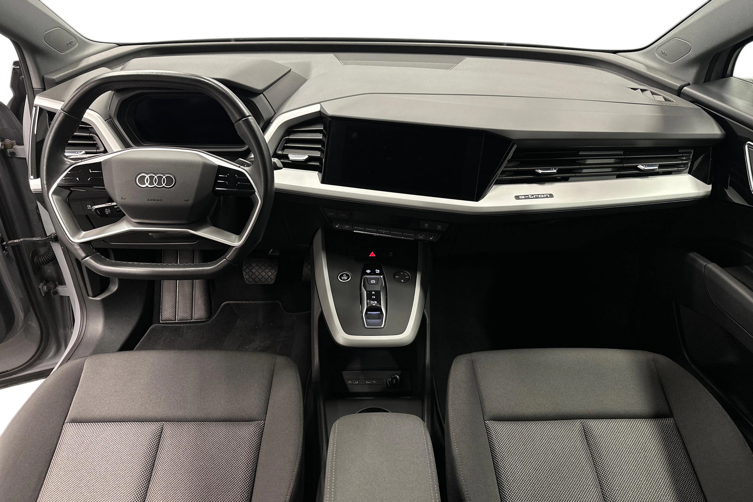 harmaa Audi Q4 e-tron 2023 kuva 7.