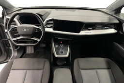 harmaa Audi Q4 e-tron 2023 kuva 7.