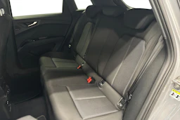 harmaa Audi Q4 e-tron 2023 kuva 8.