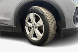 harmaa Audi Q4 e-tron 2023 kuva 9.