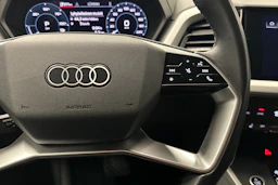 harmaa Audi Q4 e-tron 2023 kuva 12.