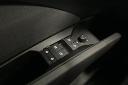 harmaa Audi Q4 e-tron 2023 kuva 15.