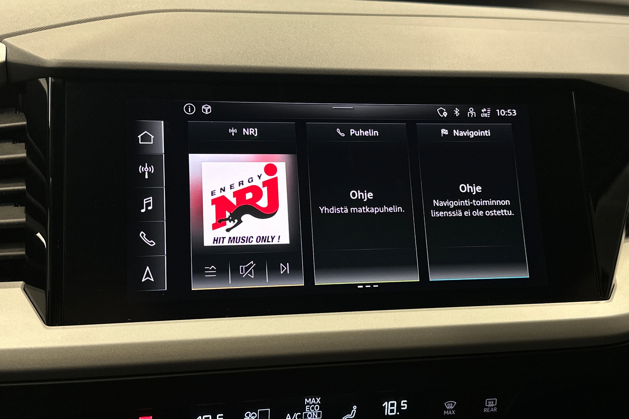 harmaa Audi Q4 e-tron 2023 kuva 16.