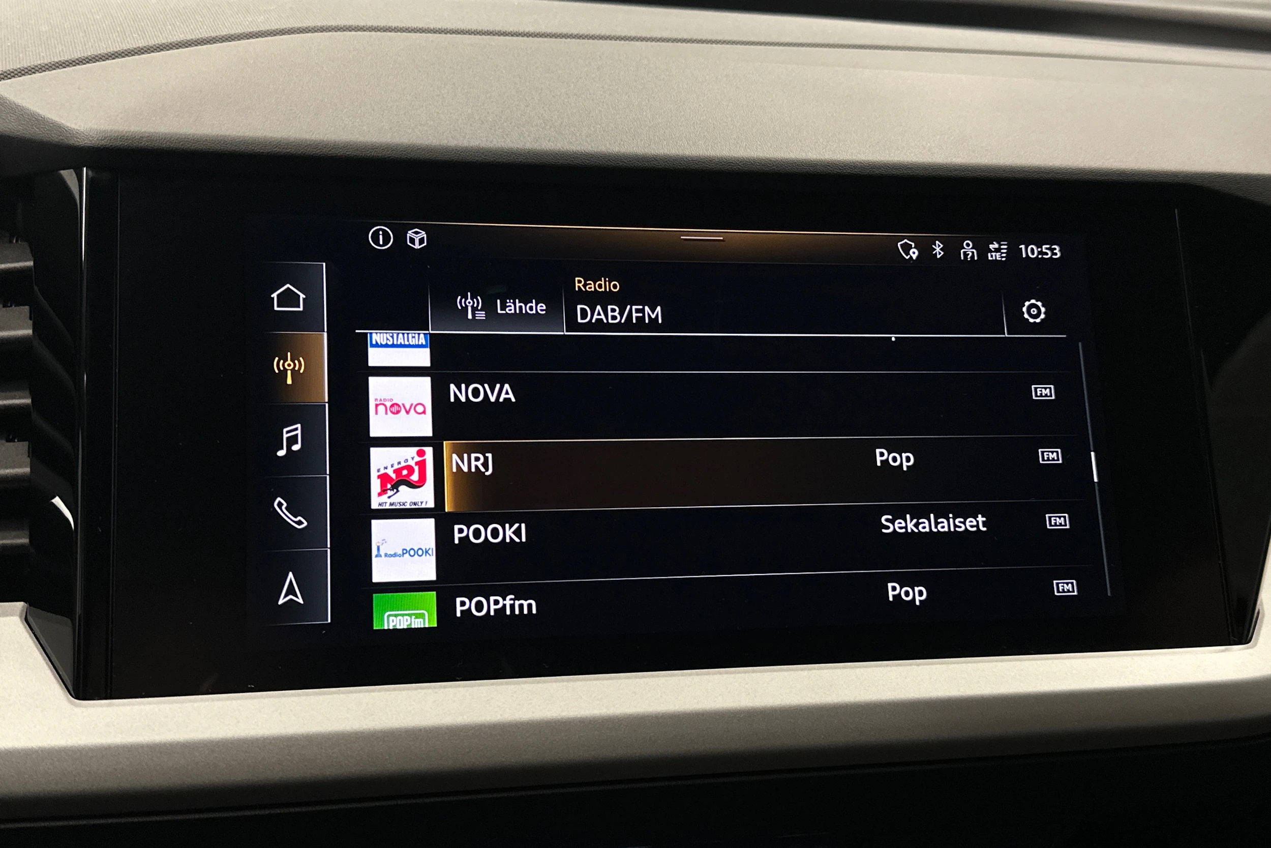 harmaa Audi Q4 e-tron 2023 kuva 19.