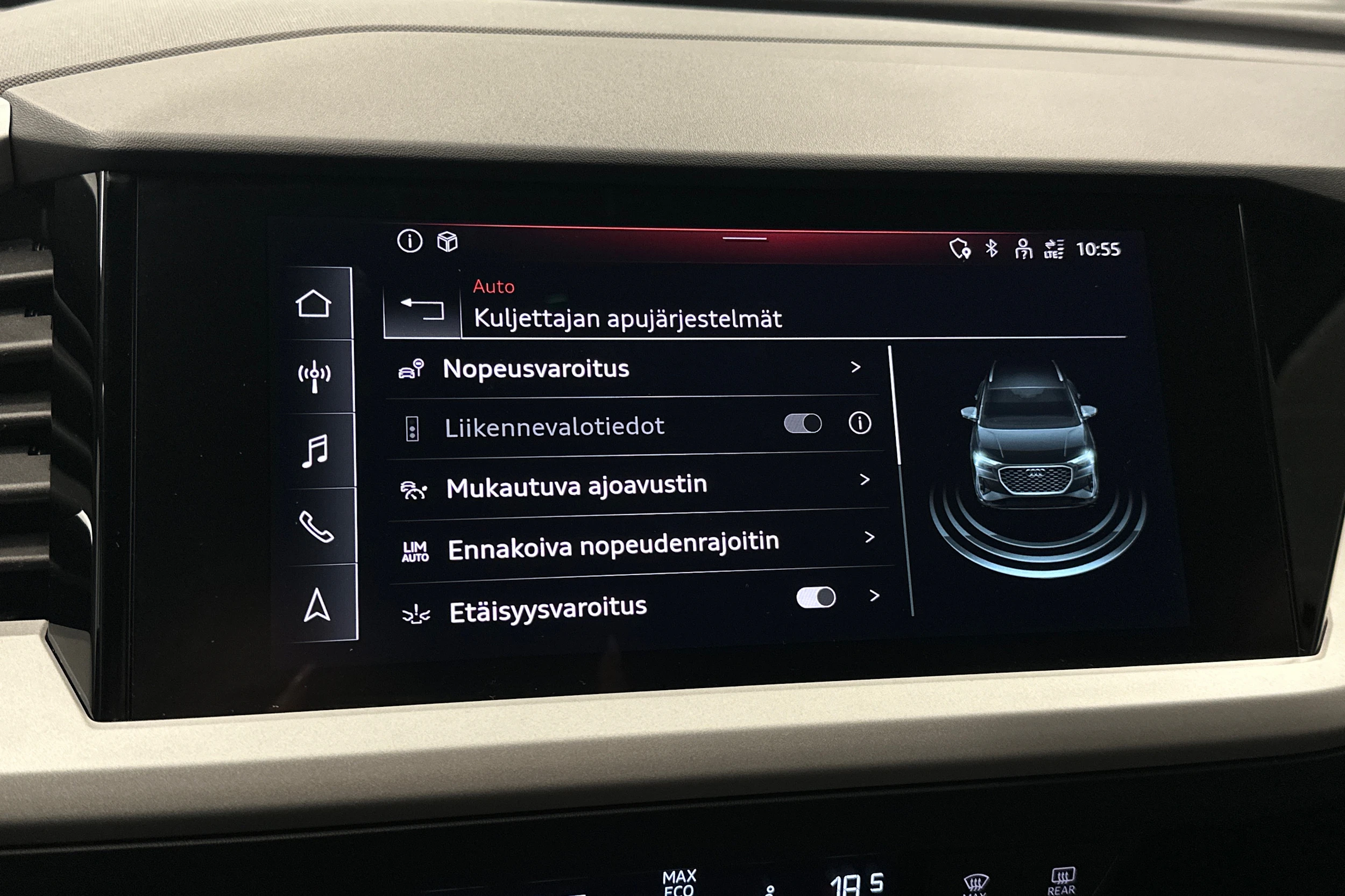 harmaa Audi Q4 e-tron 2023 kuva 26.