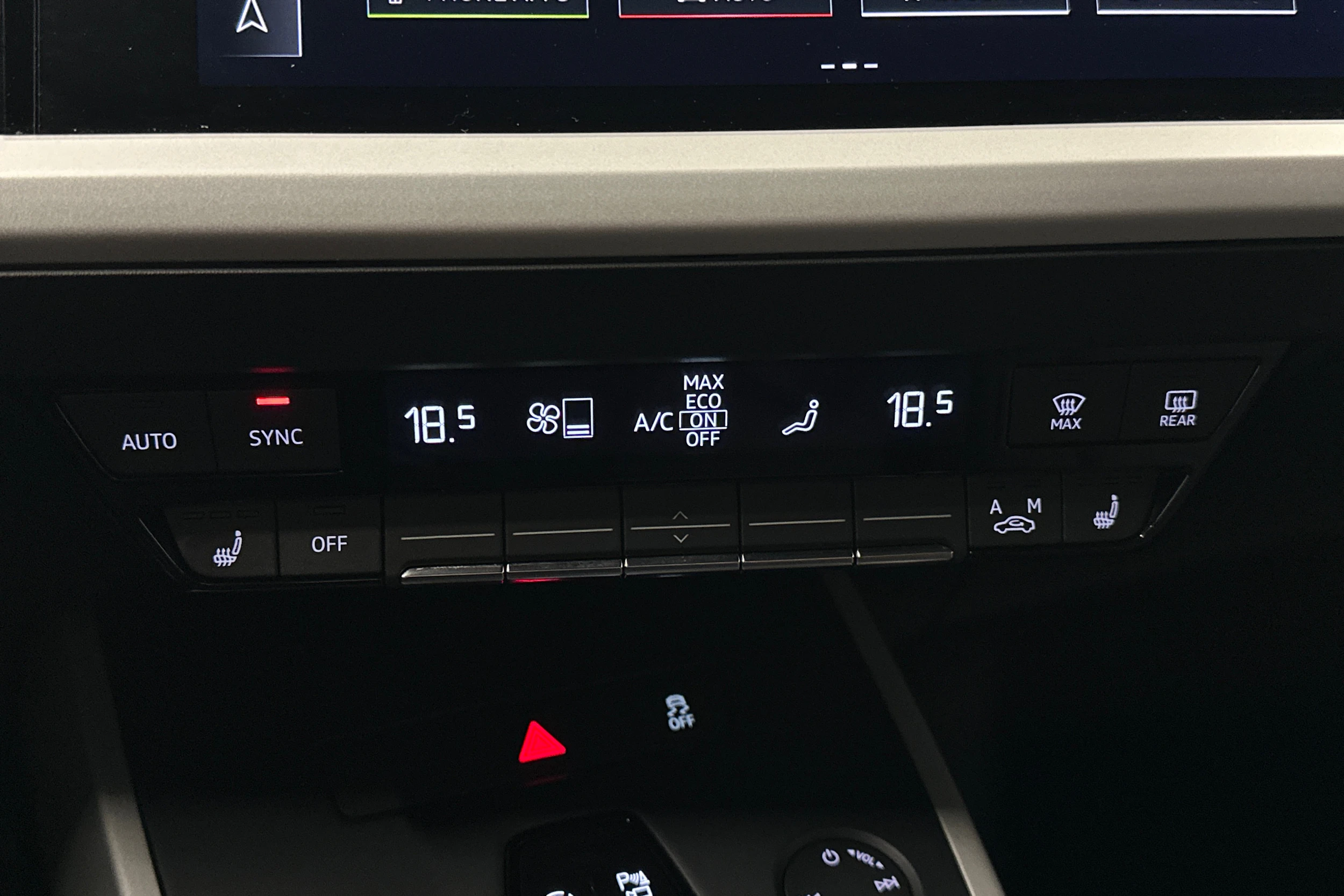 harmaa Audi Q4 e-tron 2023 kuva 30.