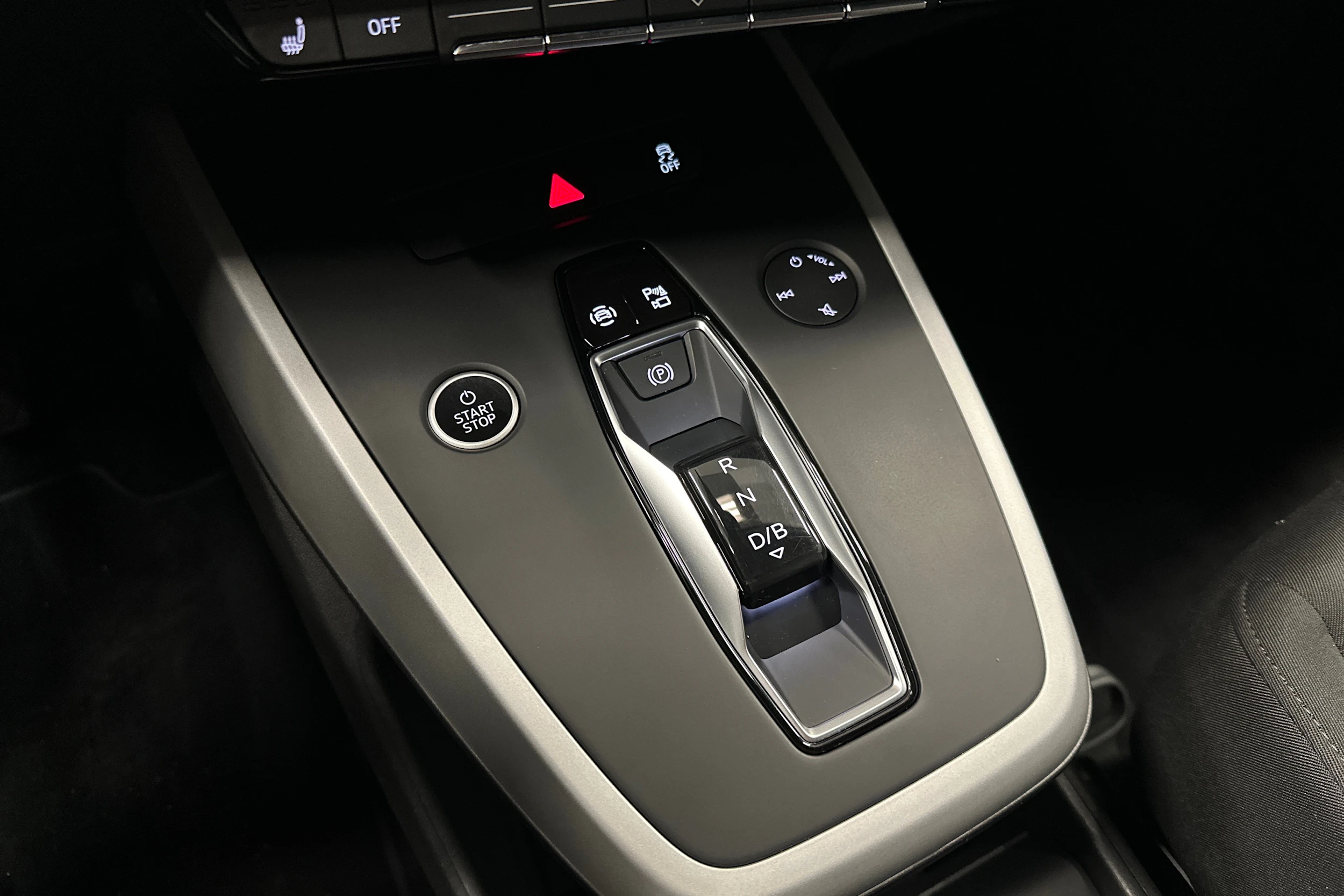 harmaa Audi Q4 e-tron 2023 kuva 31.