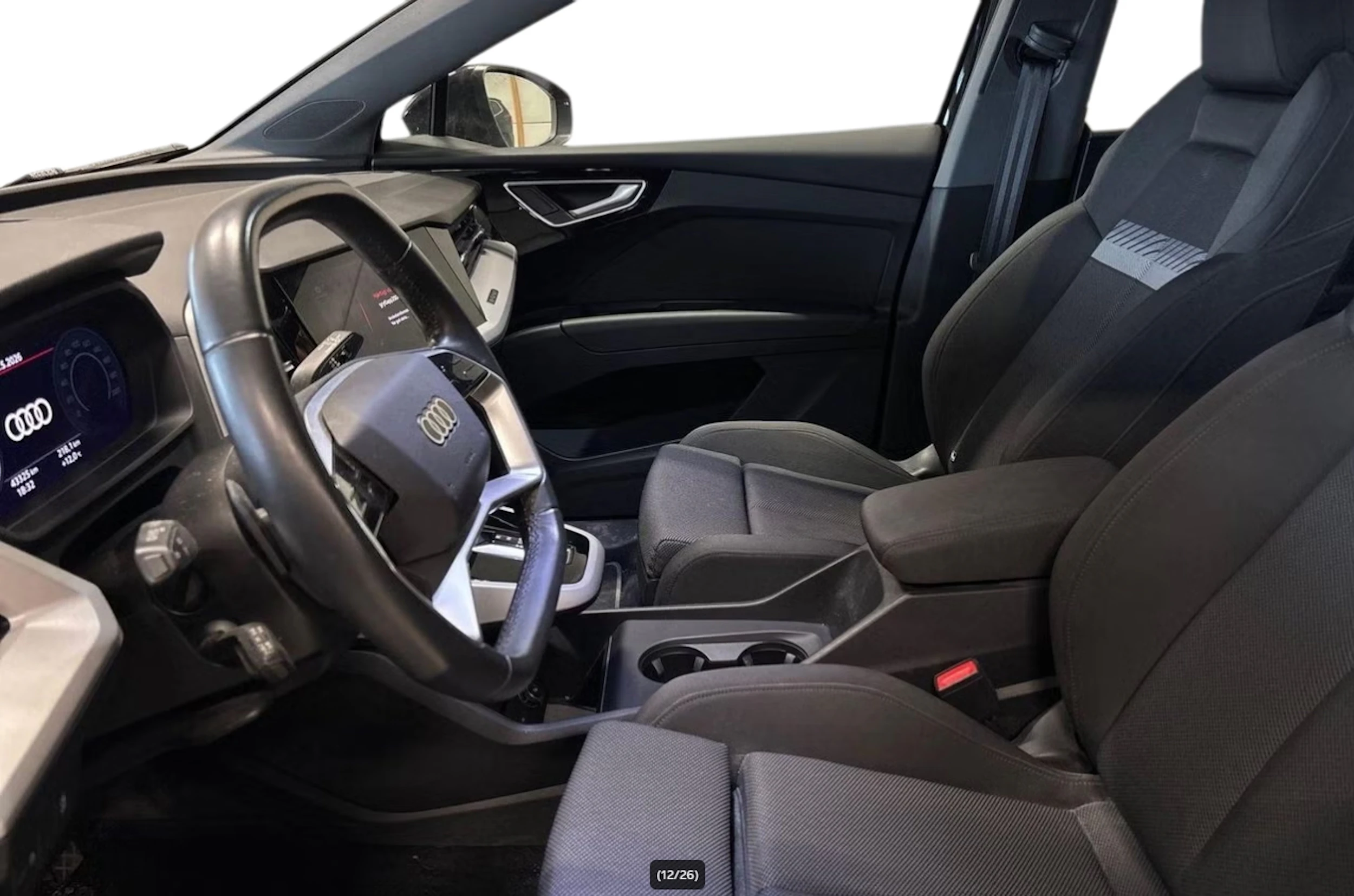 musta Audi Q4 e-tron 2023 kuva 4.