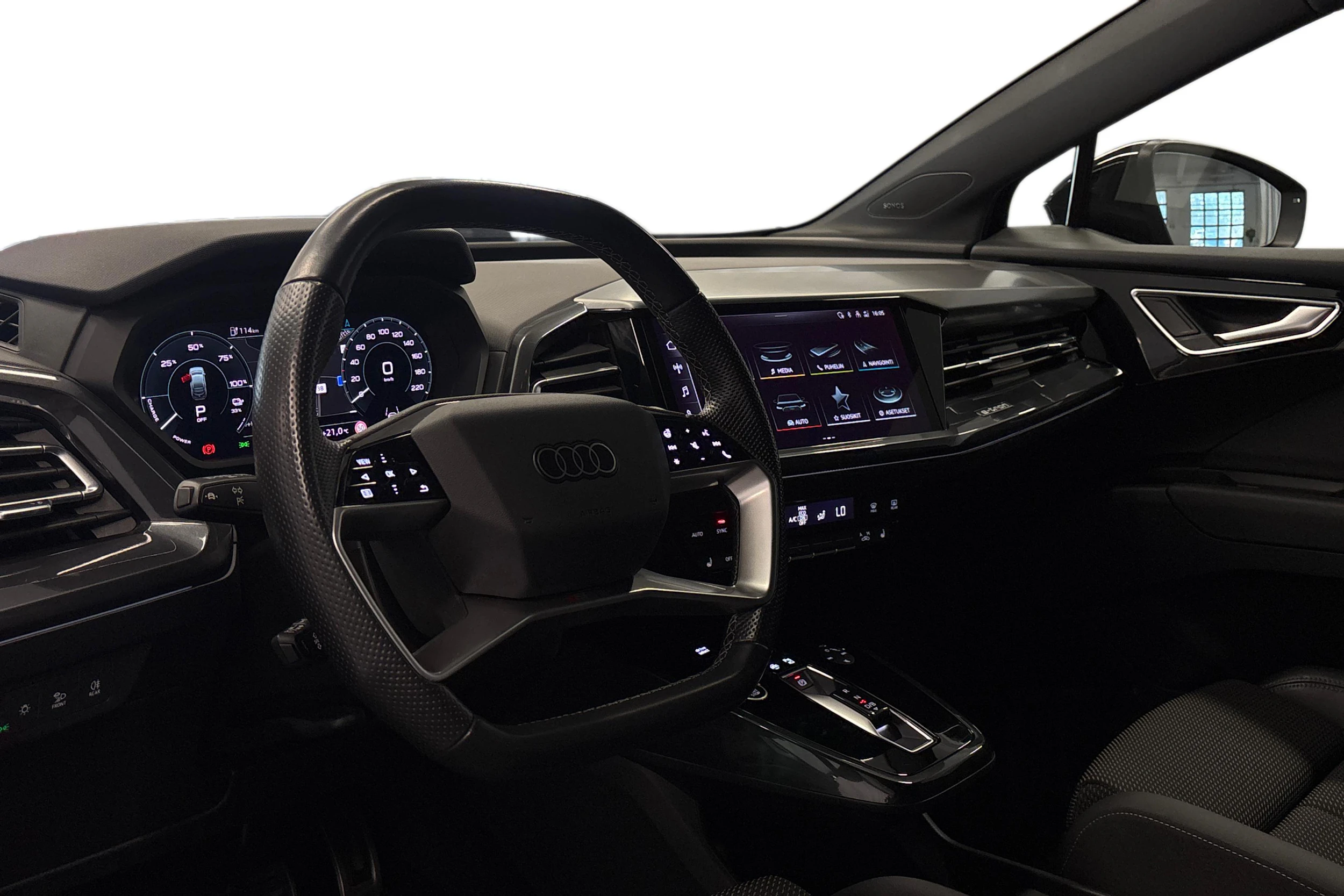 musta Audi Q4 e-tron 2023 kuva 3.