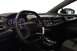 musta Audi Q4 e-tron 2023 kuva 3.
