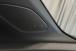 musta Audi Q4 e-tron 2023 kuva 4.