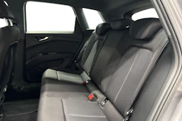 harmaa Audi Q4 e-tron 2023 kuva 8.